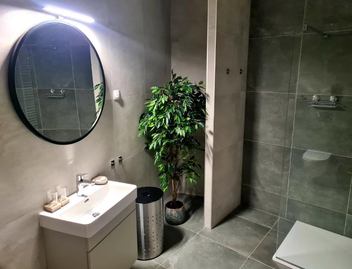 וואראז'דין Wellness Apartments מראה חיצוני תמונה