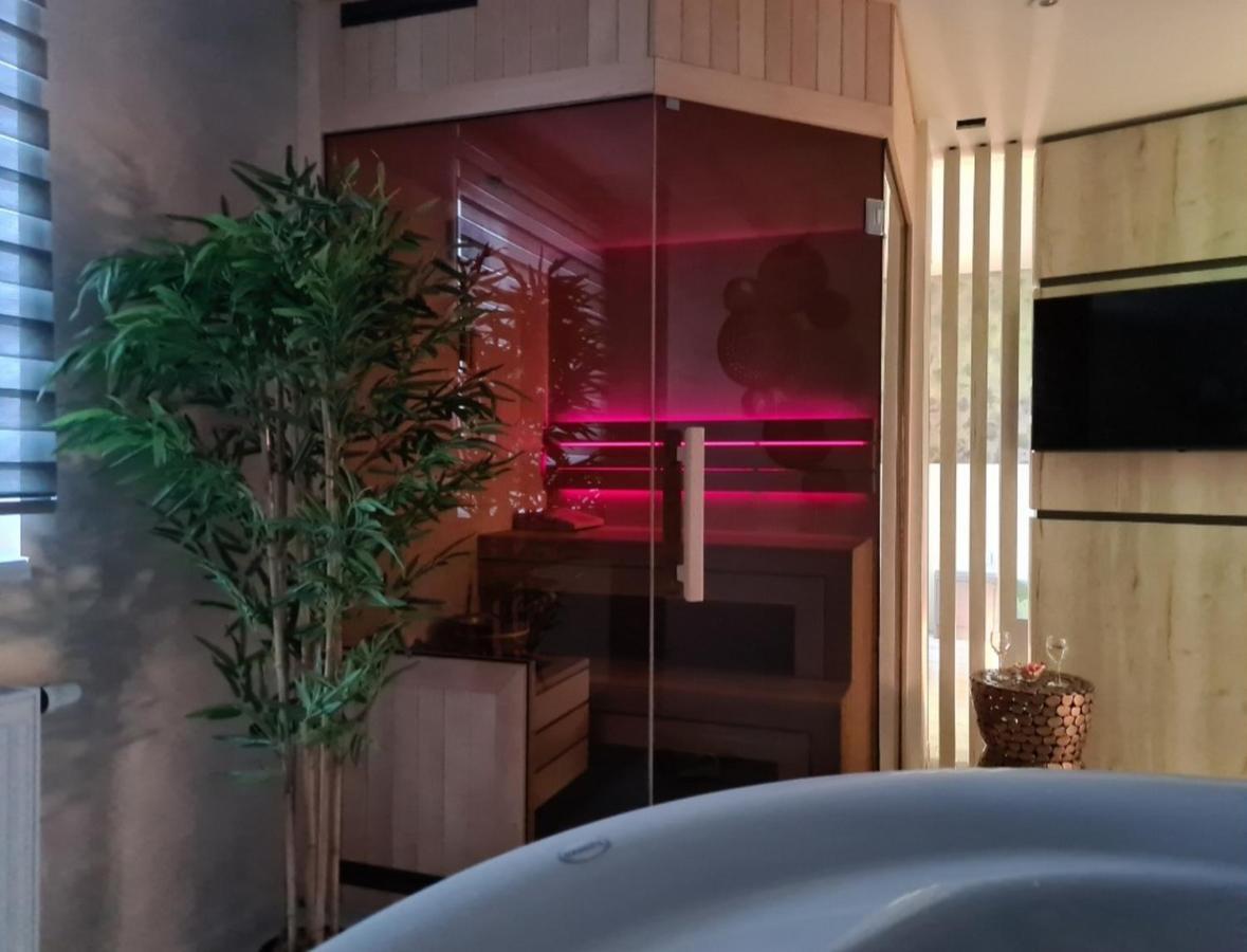 וואראז'דין Wellness Apartments מראה חיצוני תמונה